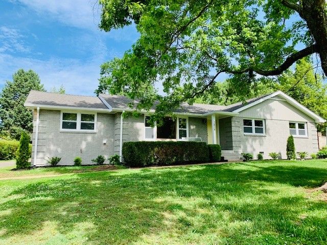 2824 Glenoaks Dr, Nashville, TN 37214