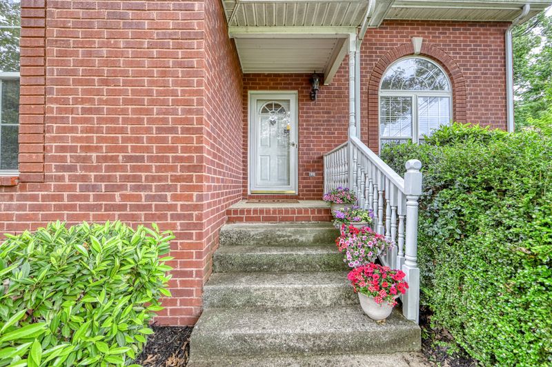 140 E Braxton Ln, Hendersonville, TN 37075