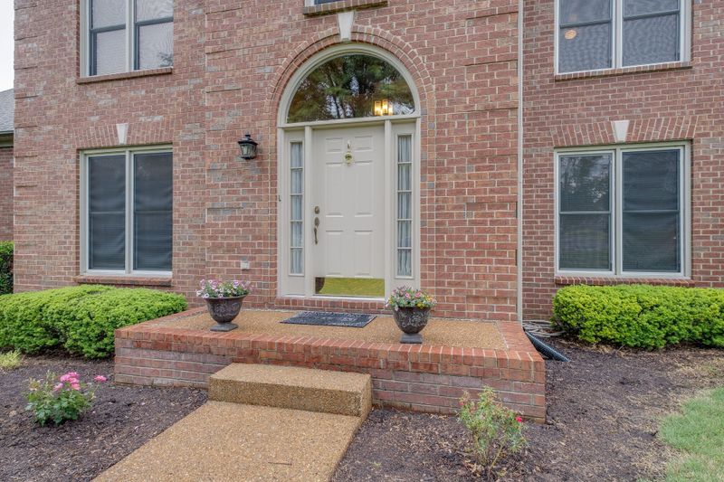 189 Meadow Lake Dr, Hendersonville, TN 37075