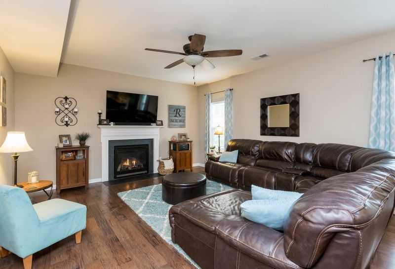 310 Cobblestone Lndg, Mount Juliet, TN 37122