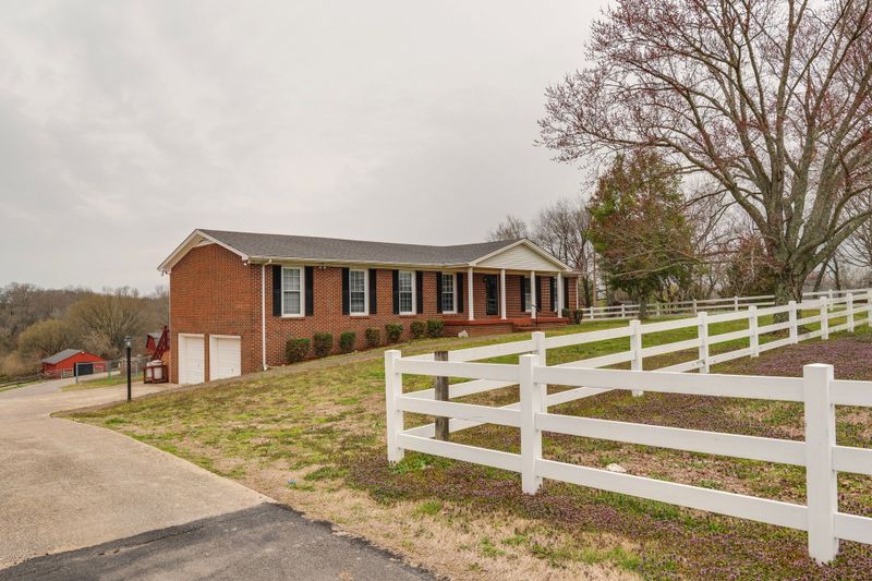 762 Mount Olivet Rd, Columbia, TN 38401