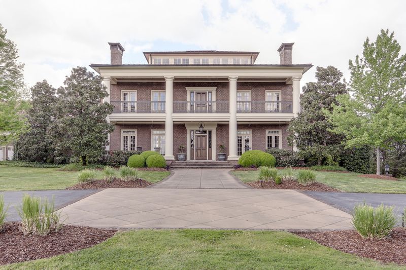 1025 Carlisle Ln, Franklin, TN 37064