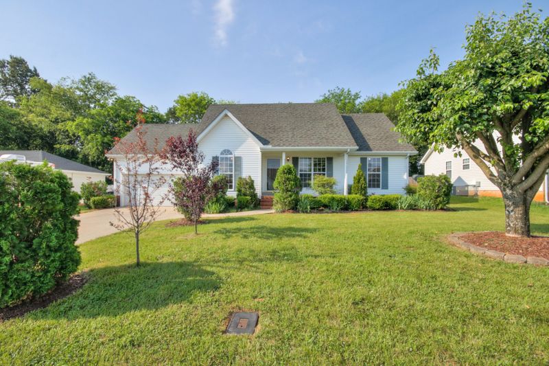 2414 Lismore Dr, Murfreesboro, TN 37127