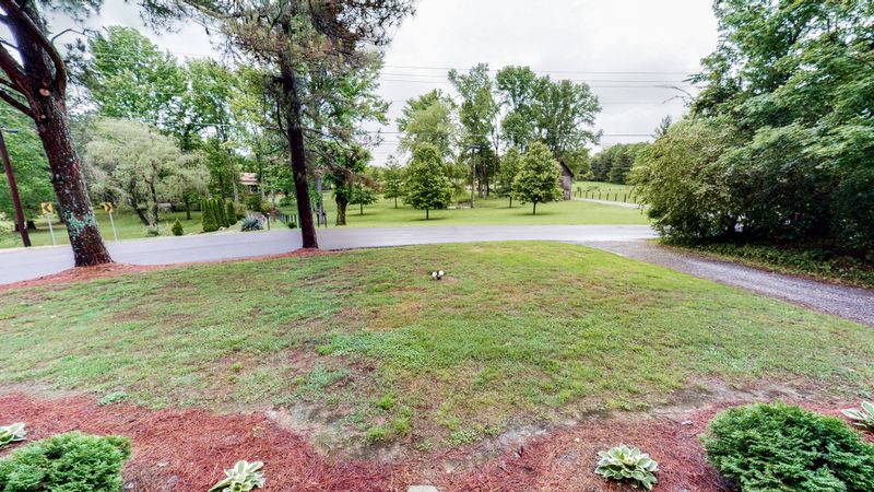 218 S Palmers Chapel Rd, White House, TN 37188