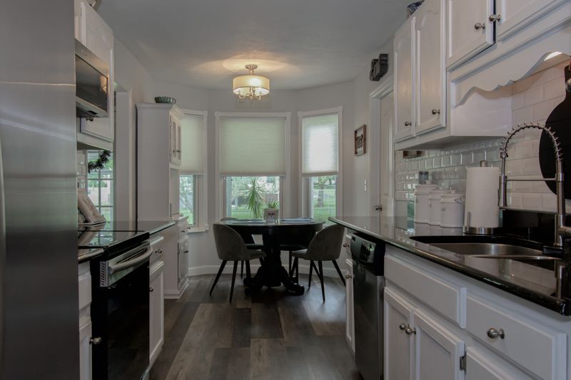 1327 Sycamore Dr, Murfreesboro, TN 37128