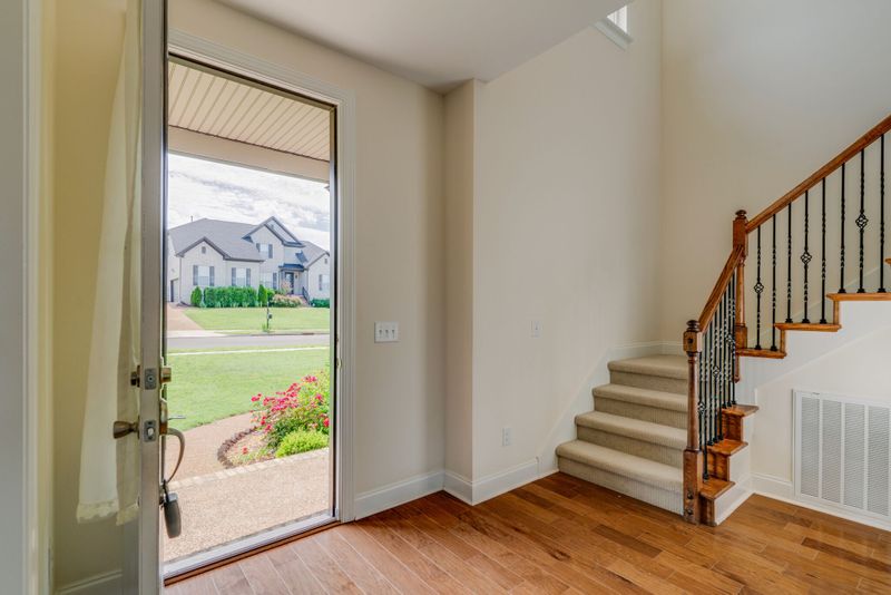 1082 Lillian Ln, Gallatin, TN 37066