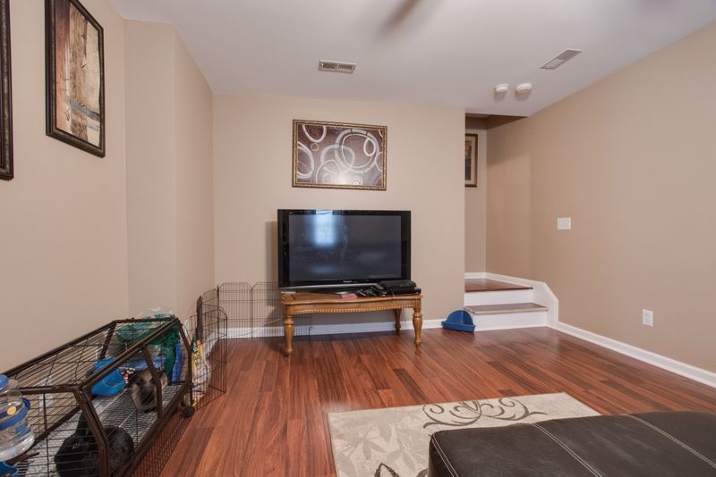 1442 J D Todd, Murfreesboro, TN 37128