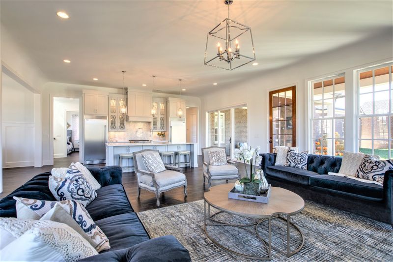 617 Jackson Falls Dr, Nashville, TN 37221