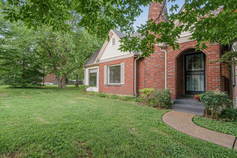 2104 Mcgavock Pike, Nashville, TN 37216