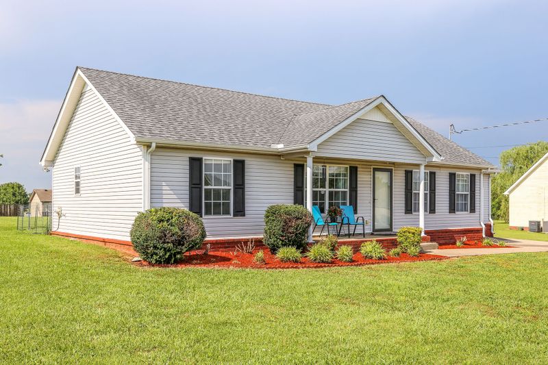 203 Thelma Dr, Bell Buckle, TN 37020