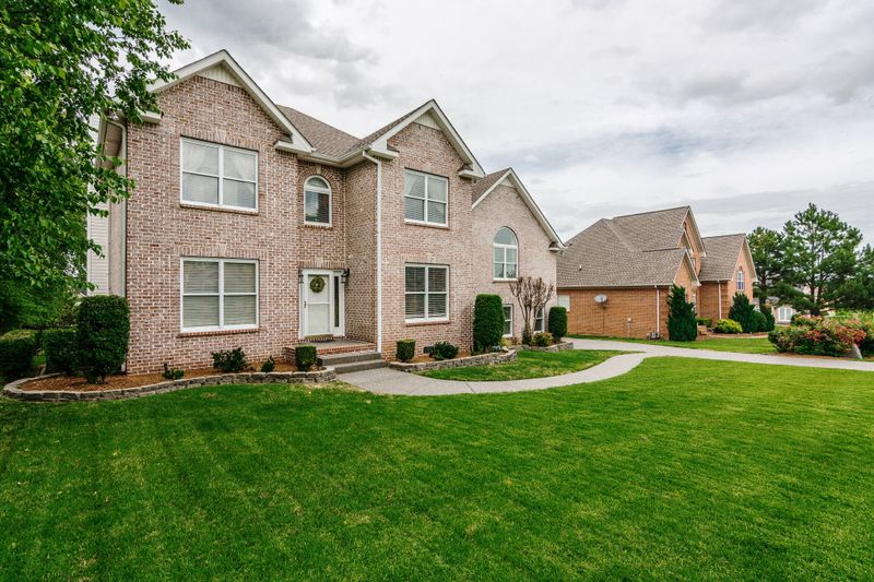 104 Cedar Ridge Ln, Hendersonville, TN 37075