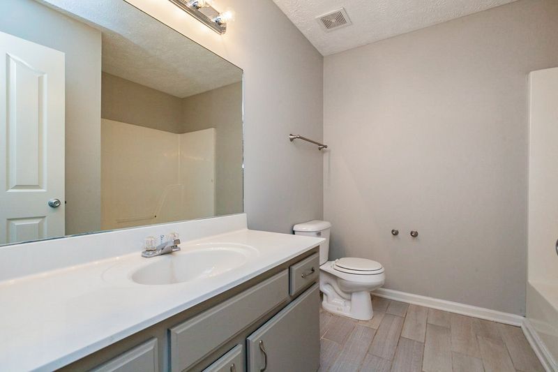 7351 Lone Eagle Dr, Murfreesboro, TN 37128