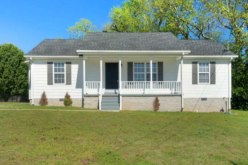 2038 Gardendale Dr, Murfreesboro, TN 37130