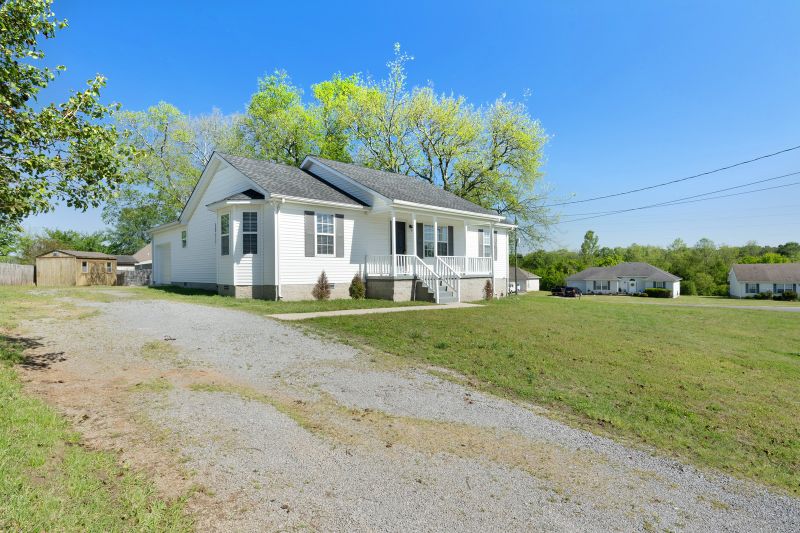 2038 Gardendale Dr, Murfreesboro, TN 37130