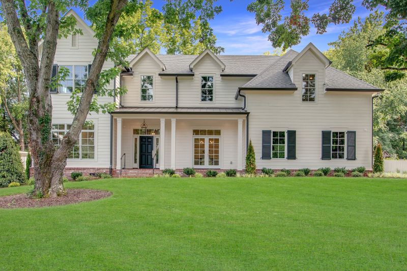 951 Greerland Dr, Nashville, TN 37204