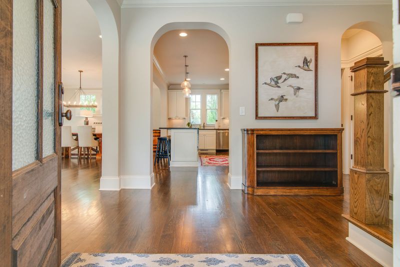 231 53rd Ave N, Nashville, TN 37209