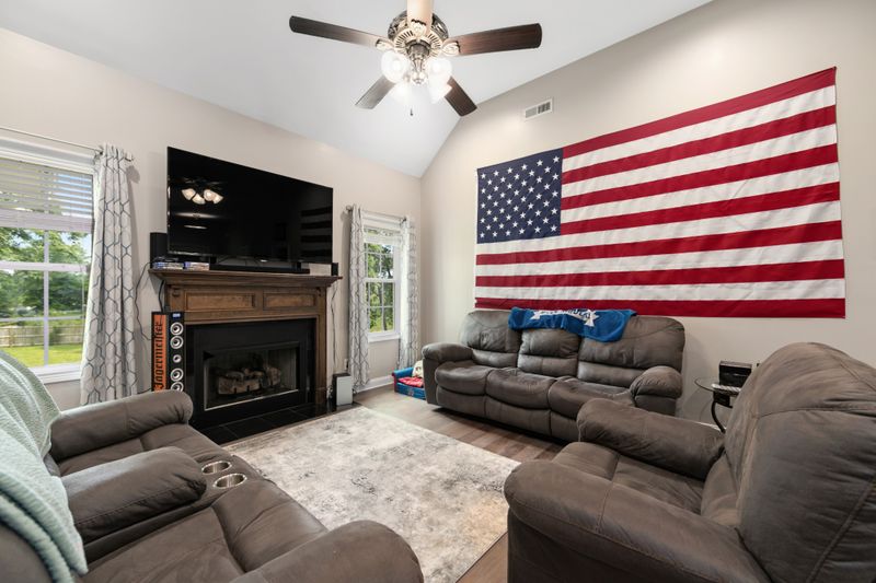 413 Kaiser Rd, Dickson, TN 37055