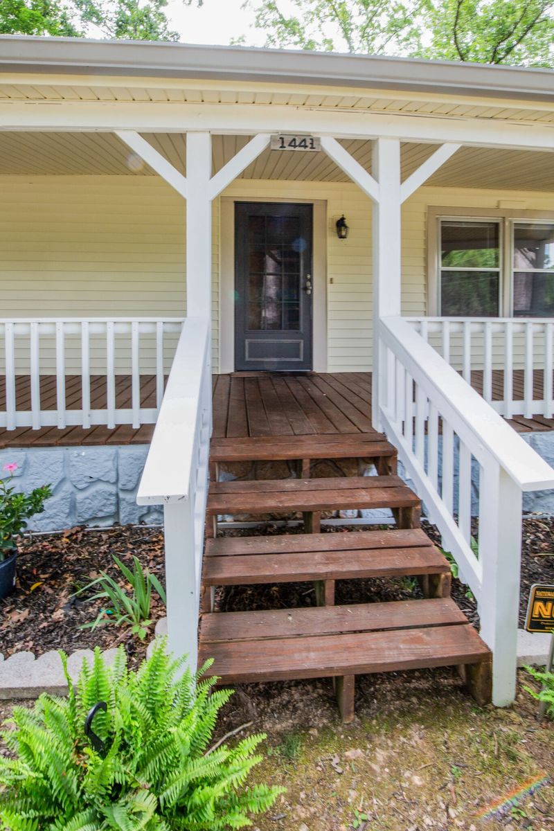 1441 Myatt Loop Rd, Burns, TN 37029