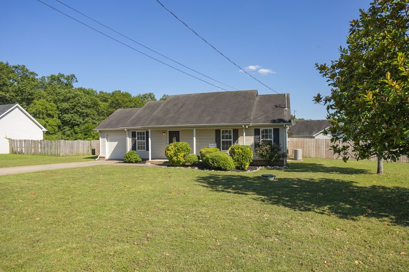 1022 E Mccoury Ln, Murfreesboro, TN 37130