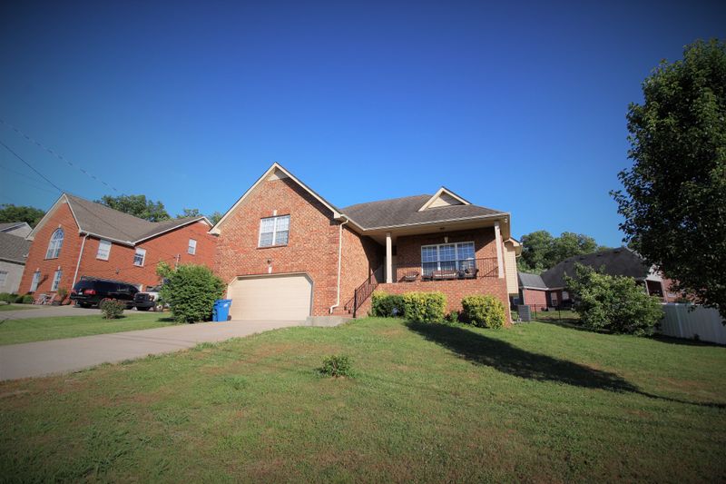 3902 Henricks Hill Dr, Smyrna, TN 37167