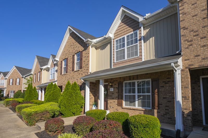 2121 Victory Gallop Ln, Murfreesboro, TN 37128