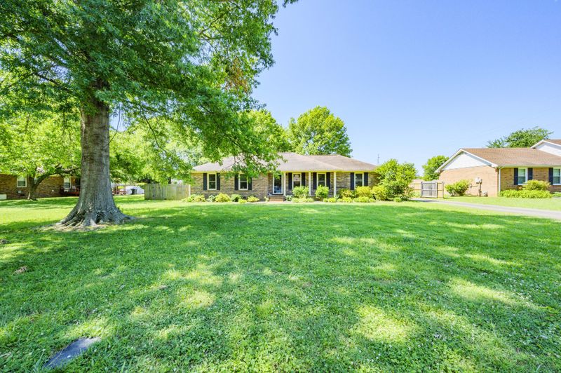1007 Meadowbrook Rd, Murfreesboro, TN 37129