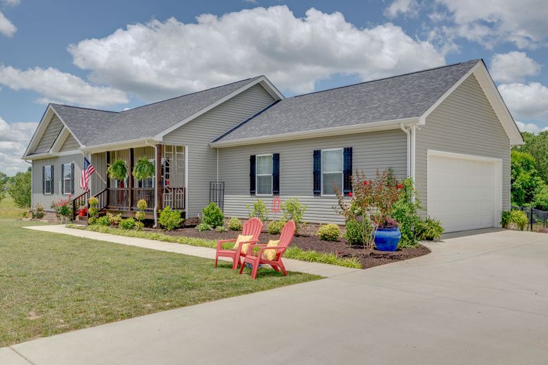 1033 Hayshed Rd, Dickson, TN 37055