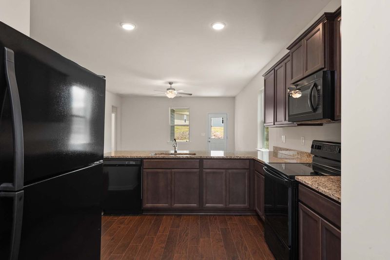 2921 Beeswax St, Columbia, TN 38401