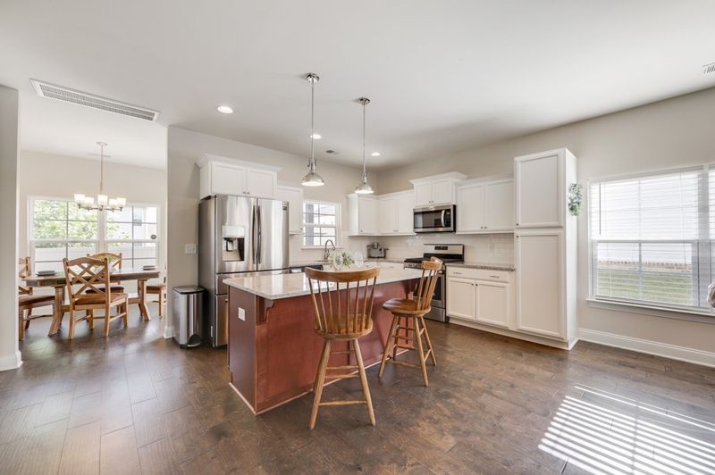 5785 Napa Valley Dr, Smyrna, TN 37167