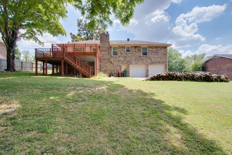215 Spring Rd, Old Hickory, TN 37138