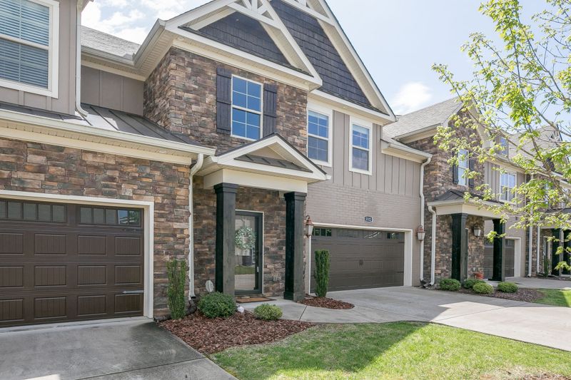 3322 Blue Sky Dr, Murfreesboro, TN 37130