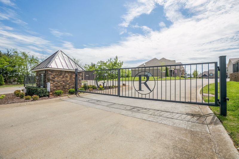 3322 Blue Sky Dr, Murfreesboro, TN 37130