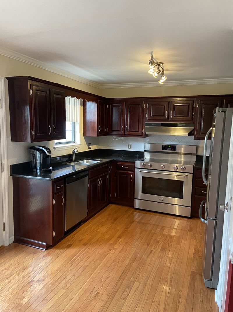 100 Luna Ln, Hendersonville, TN 37075