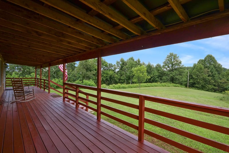 39 Sloan Branch Hill Ln, Pleasant Shade, TN 37145