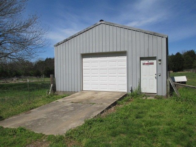 935 Hamilton Chambers Rd, Lebanon, TN 37087