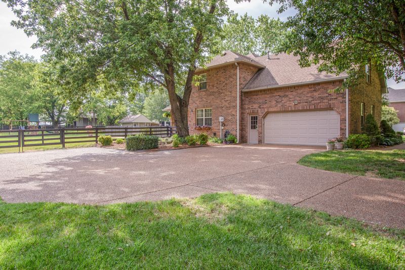1517 Indian Meadows Dr, Franklin, TN 37064