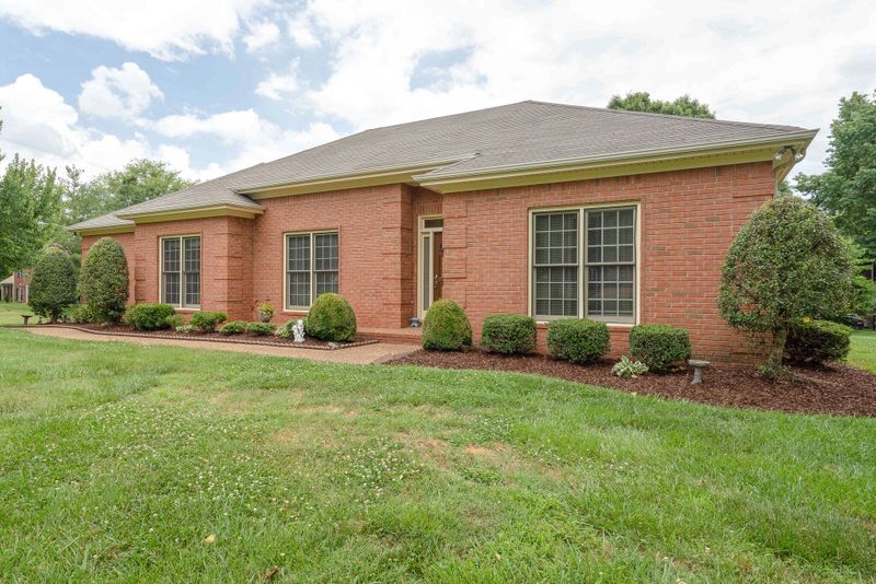 605 Adelynn Ct S, Franklin, TN 37064