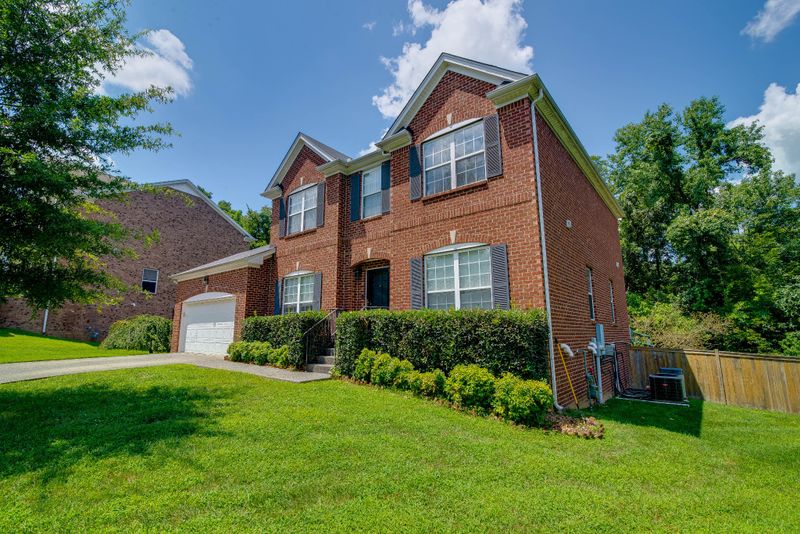 332 Forest Bend Dr, Mount Juliet, TN 37122