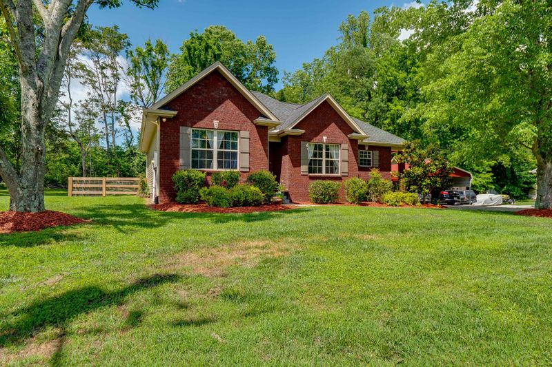 2318 Woodmont Dr, Springfield, TN 37172