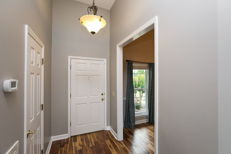 711 Poplar Dr, Mount Juliet, TN 37122