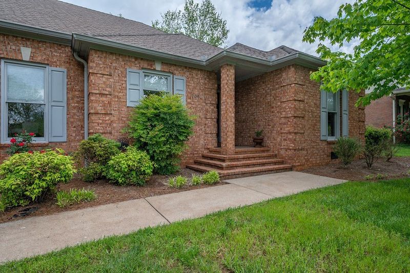 706 Majesty Dr, Murfreesboro, TN 37129