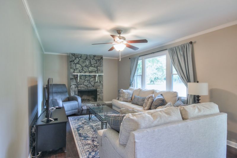6209 Jones Dr, Murfreesboro, TN 37129