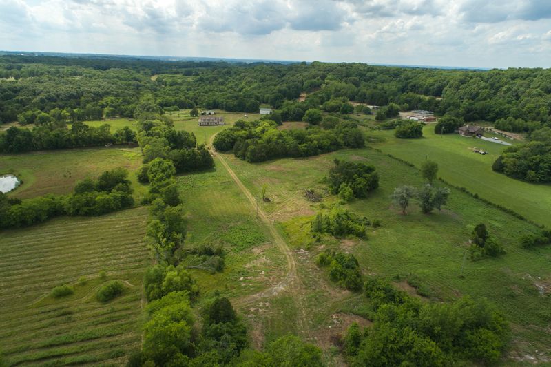 807 Nokes Rd, Lebanon, TN 37090