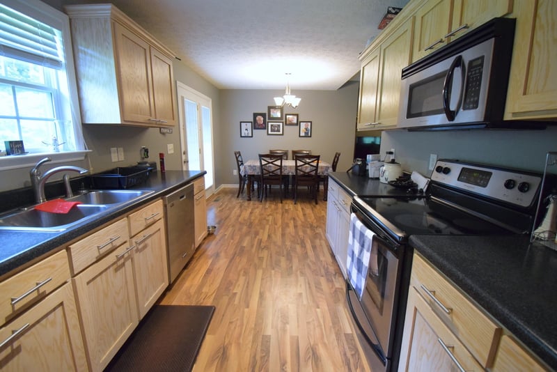 305 Plunkett Creek Rd, Gordonsville, TN 38563