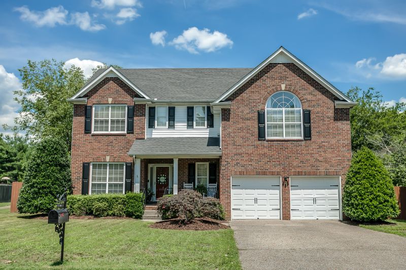 7021 Meadow Ridge Cir, Nashville, TN 37221