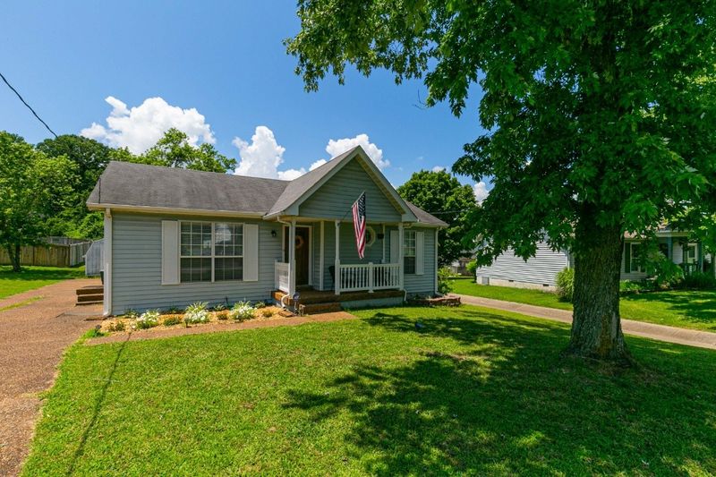 1012 Jacksons Valley Rd, Hermitage, TN 37076