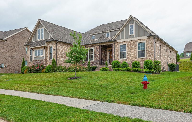 6660 Edgemore Dr, College Grove, TN 37046