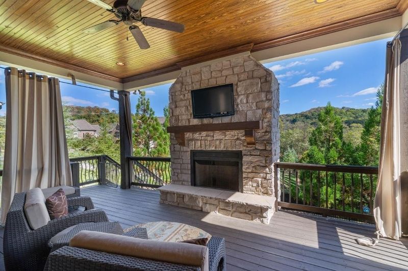 2172 Hartland Rd, Franklin, TN 37069