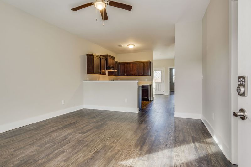 703 E 6th St, Columbia, TN 38401