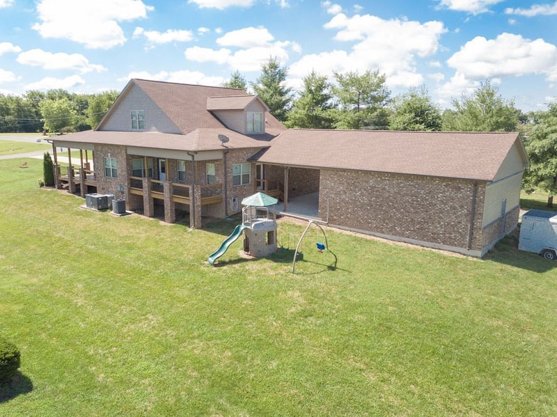 1011 Tom Mabrey Dr, Castalian Springs, TN 37031